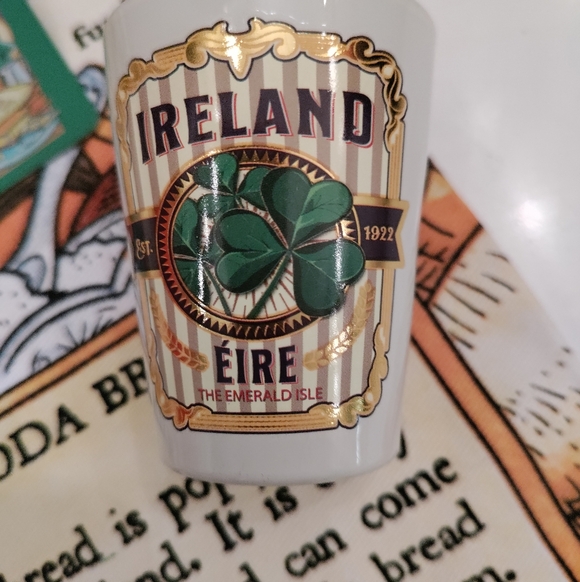✨ 4/$15 Ireland Tea Towel and Shot Glass Set - Picture 2 of 3